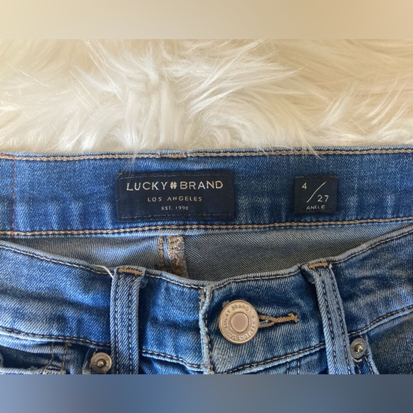 Size 4 lucky brand jeans - Picture 2 of 3